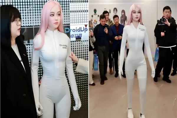 ذكاء الاصطناعي يغمز ويبتسم ويمشي كالإنسان