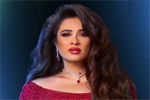 ياسمين عبد العزيز