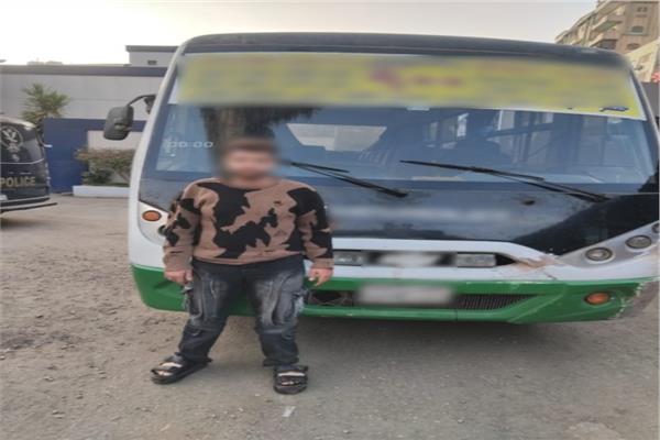 سائق السيارة بعد القبض عليه