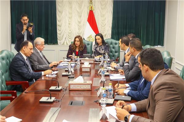  الدكتورة مايا مرسي والدكتورة منال عوض