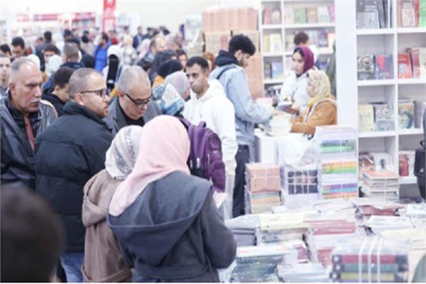 معرض القاهرة الدولى للكتاب