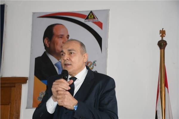 محمد عطية رئيس الهيئة العامة لتعليم الكبار