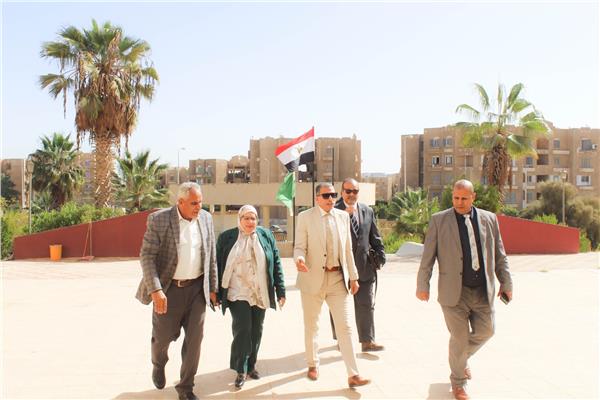في جولة ميدانية موسعة  مدير "تعليم الجيزة" 