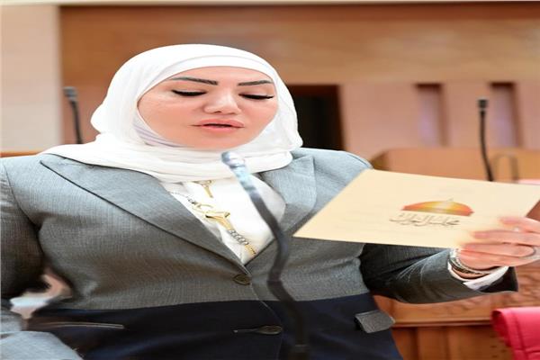  النائبة الدكتورة عبير عطا الل