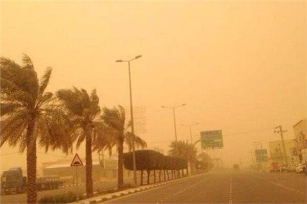 طقس غير مستقر ورياح مثيرة للرمال 
