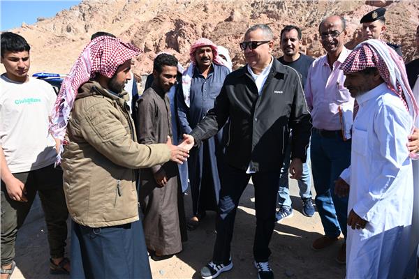 جانب من لقاء محافظ جنوب سيناء بالاهالي