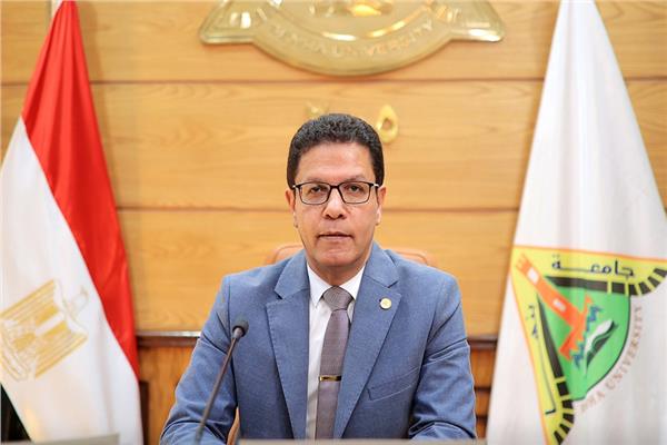 الدكتورناصر الجيزاوي رئيس جامعة بنها