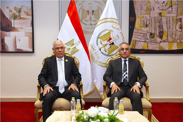 المستشار محمود الشريف وزير العدل والمستشا محمد شوقي النائب العام