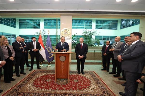 وزير الاتصالات يستقبل عمرو طلعت ويبحث معه أبرز ملفات العمل بالوزارة    