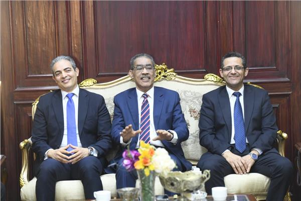 اجتماع وزير الدولة للإعلام