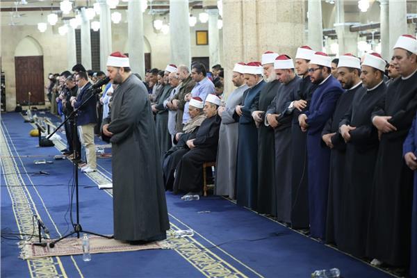 صلاة التراويح في العام السابق من داخل الجامع الأزهر
