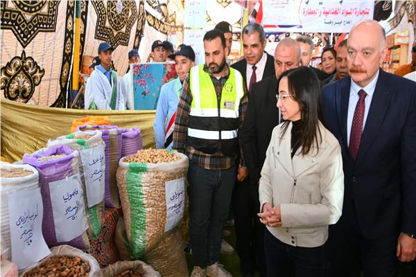 محافظ البحيرة تفتتح معرض أهلا رمضان 