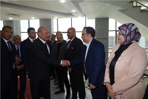 اللواء هاني رشاد يصل السويس ويلتقي المحافظ السابق