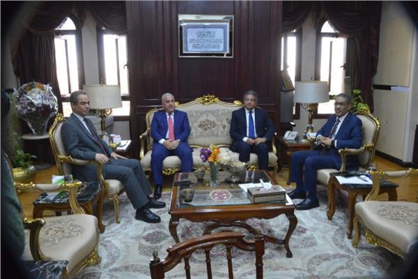 اجتماع وزير الدولة للإعلام