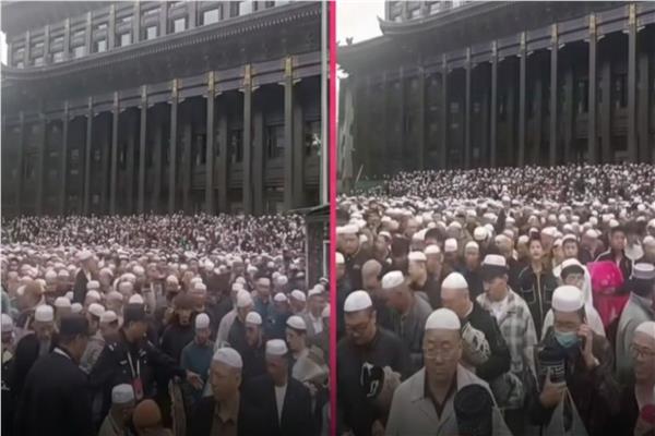 صلاة المغرب في مسجد "دونغوان" بـتشينغهاي الصينية