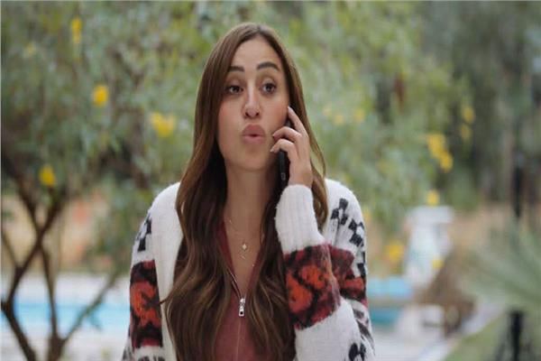 الفنانة دينا الشربيني