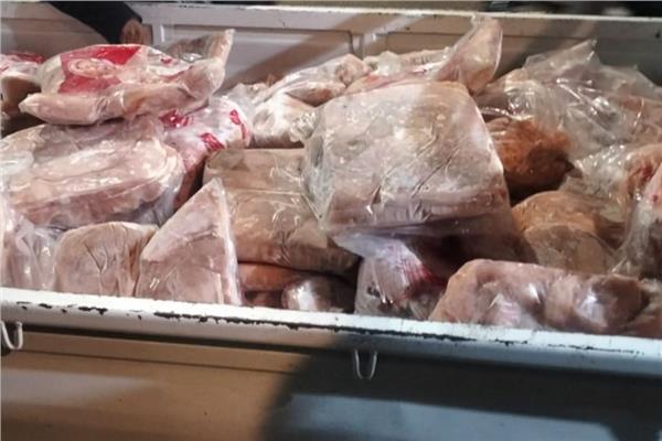 ضبط دواجن فاسدة وسلع مجهولة المصدر