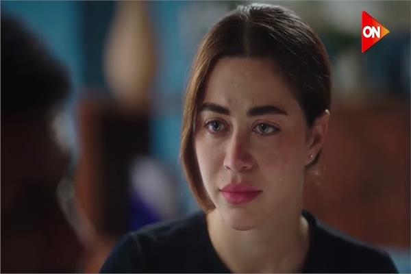 الفنانة يارا السكري