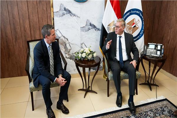  وزير البترول