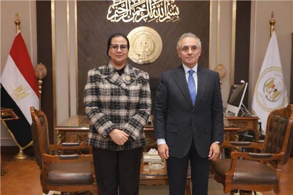 المستشارة أمل عمار تهنئ المستشار محمود حلمي الشريف