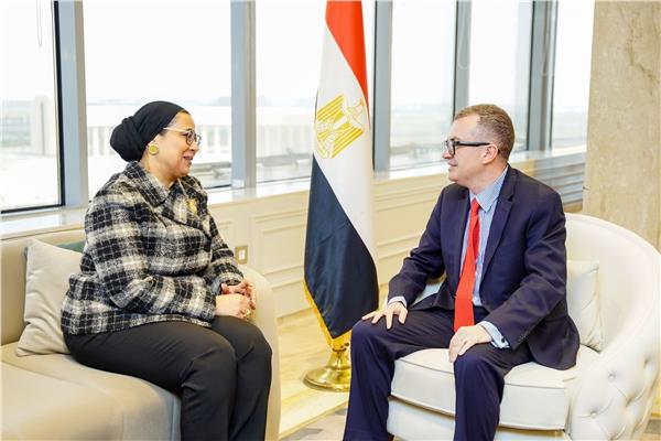 الدكتور أحمد رستم، وزير التخطيط و رئيسة المجلس القومي للمرأة
