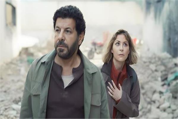 إياد نصار ومنة شلبي في صحاب الأرض