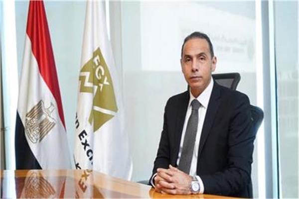  الدكتور إسلام عزام 