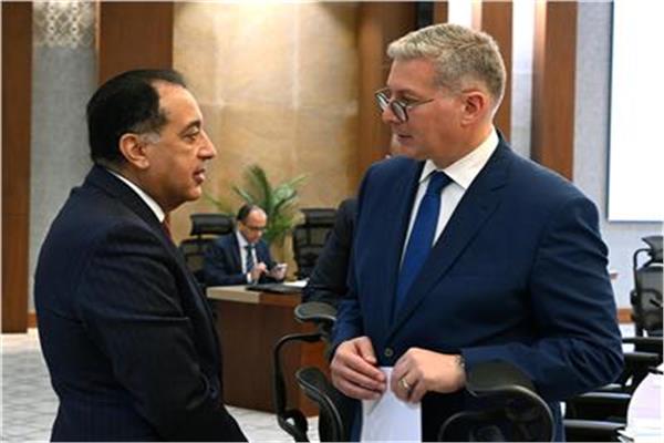 الدكتور مصطفى مدبولي ووزير البترول المهندس كريم بدوي