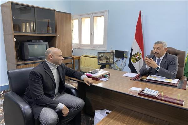 محرر بوابة أخبار اليوم مع وكيل وزارة الزراعة بمحافظة المنيا