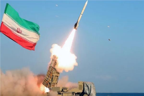 صورة أرشيفية لتفعيل الدفاعات الجوية في مدينة بندر عباس جنوب إيران