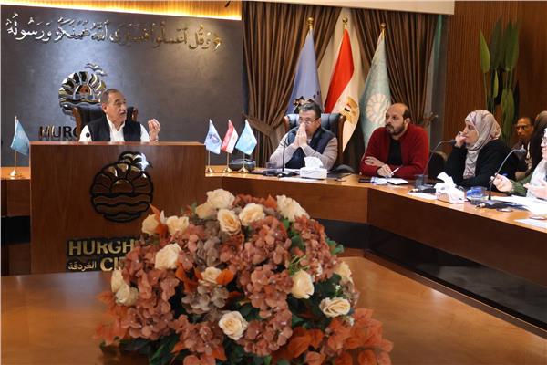 رئيس مدينة الغردقة يتابع ملف التصالح 
