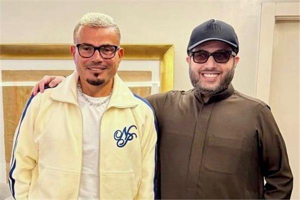 المستشار تركي آل الشيخ يزور عمرو دياب في منزله