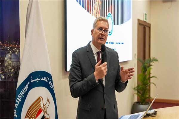  المهندس كريم بدوي وزير البترول والثروة المعدنية