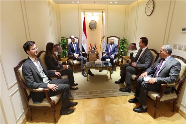 وزير النقل يبحث مع "بلاسر" النمساوية 