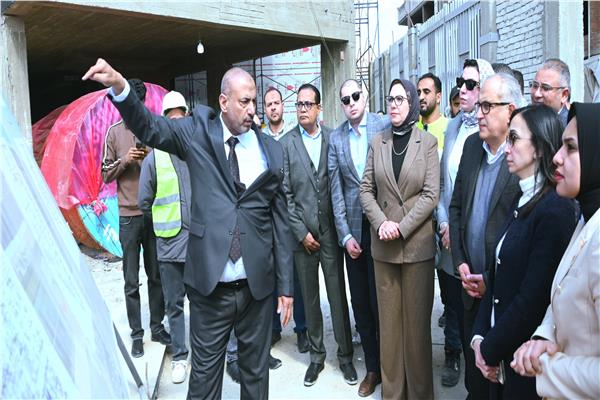محافظ البحيرة ورئيس الهيئة العامة للتأمين الصحي يتفقدان مشروع إنشاء وتطوير مستشفى مبرة