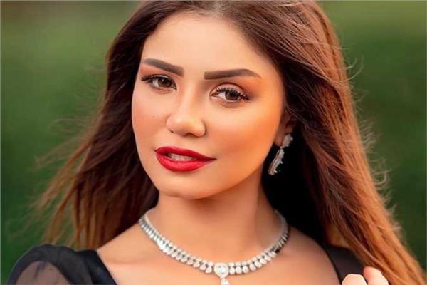 إيناس عز الدين