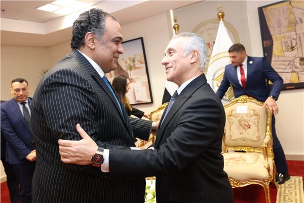  المستشار محمود الشريف وزير العدل
