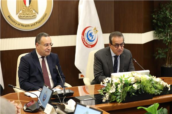 الدكتور خالد عبدالغفار وزير الصحة والسكان والدكتور عبدالعزيز قنصوة وزير التعليم العالي والبحث العلمي