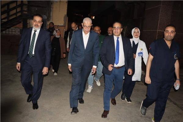 رئيس جامعة المنوفية يجرى جولة تفقدية  بمعهد الكبد القومي 