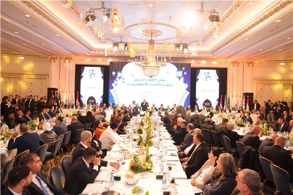 وزير النقل من إفطار غرفة الملاحة