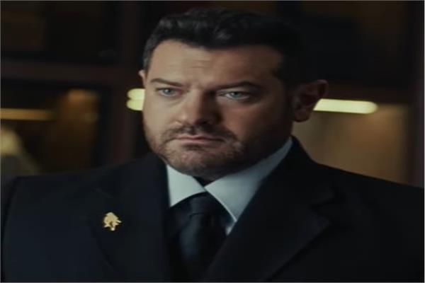 الفنان عمرو يوسف