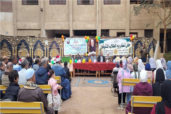 رئيس منطقة الجيزة الأزهرية يكرّم أوائل الشهادات بإدارة أوسيم التعليمية الأزهرية