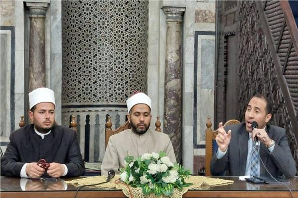 ملتقى رياض الصائمين بالجامع الأزهر يؤكد أن رمضان شهر العمل لا الخمول والكسل