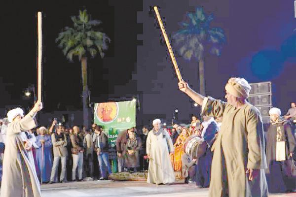 احتفال شعبى من حلقة «تحطيب» 