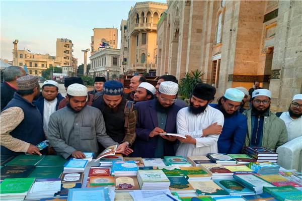 معرض «الأعلى للشئون الإسلامية» بمسجد السيدة زينب