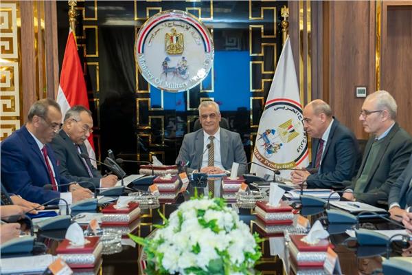الدكتور مهندس صلاح سليمان جمبلاط خلال الاجتماع