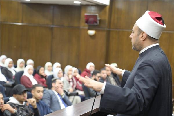 الدكتور محمد الشحَّات الجندي