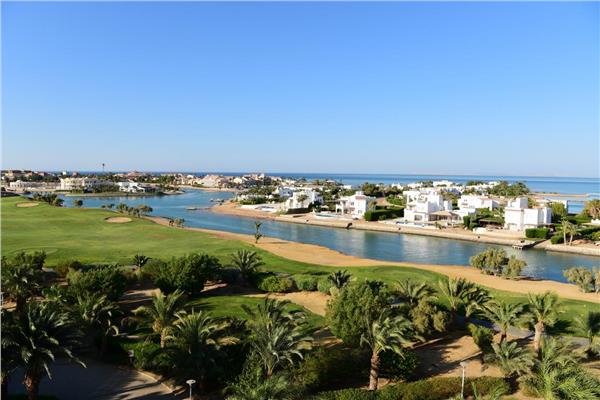 الجونة تحقق نموًا قياسيًا في الإيرادات والمبيعات العقارية خلال 2025