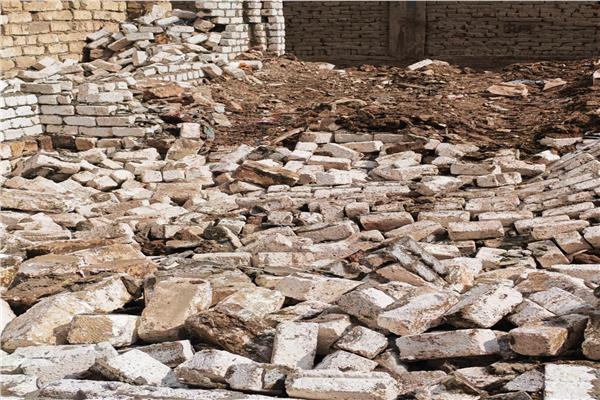 إزالة التعديات على أراضي أملاك الدولة