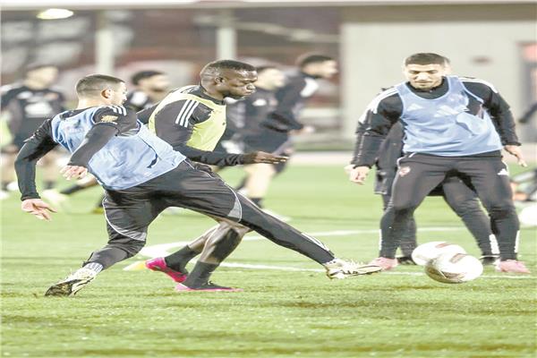 الأهلى يحتاج للفوز على الطلائع للبقاء فى المنافسة على الدورى